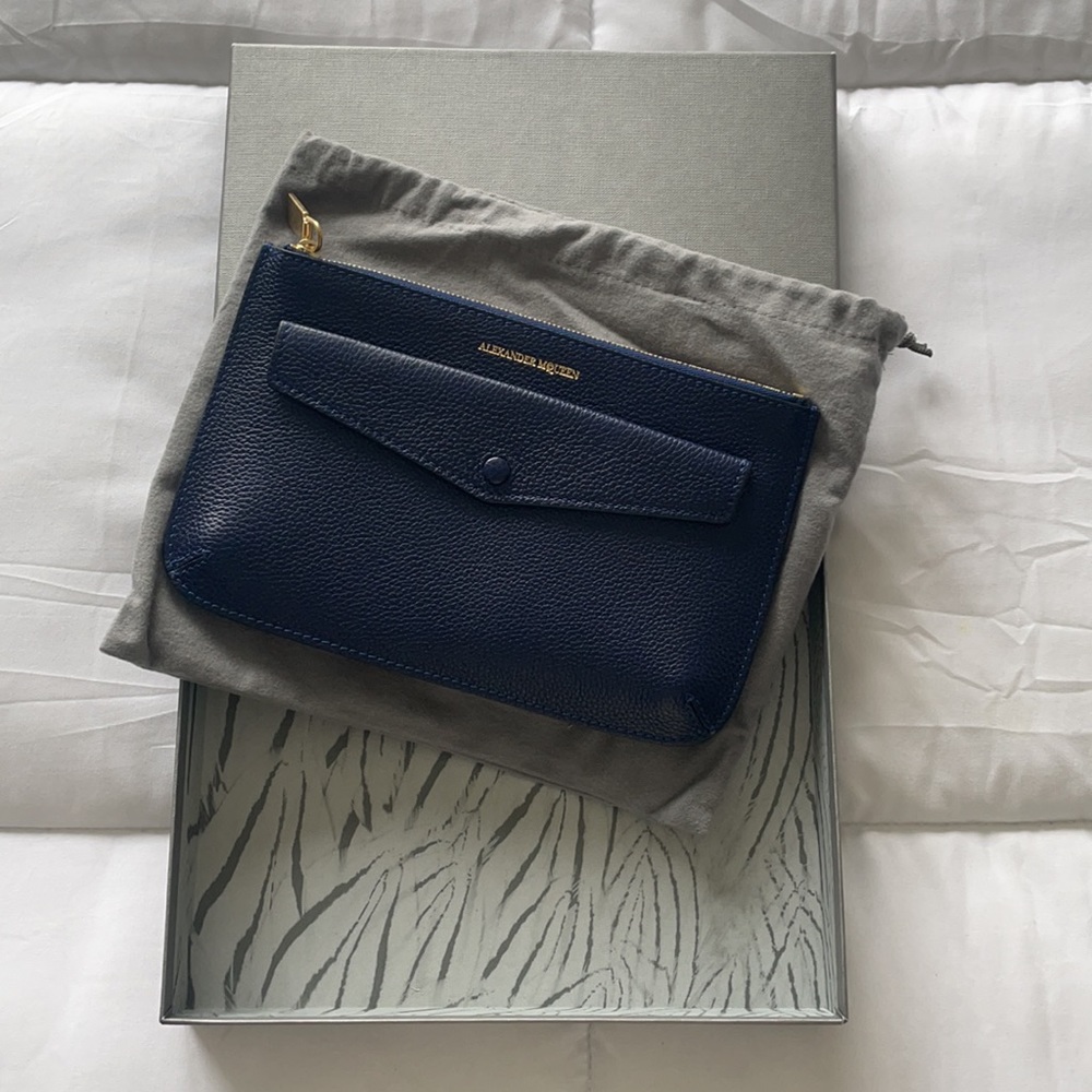 NEW Alexander McQueen Clutch/Pouch 👝✨